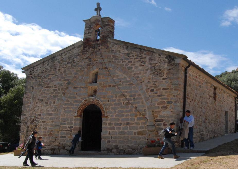 Ladri di grondaie in azione nella chiesa di San Vittore 