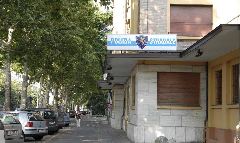 Gli intestano una Bmw: arrivano multe a raffica