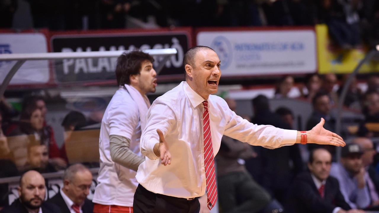 Il coach del Pistoia Basket, Vincenzo Esposito