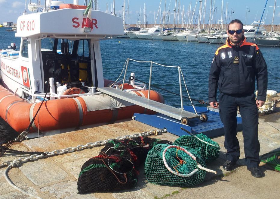 Sorso, la Capitaneria sequestra 2000 ricci: multato il pescatore 