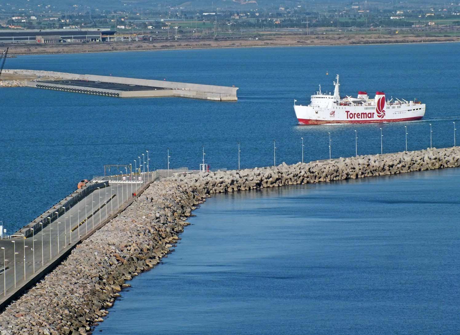 I lavori per l'allungamento del molo foraneo (PaBar) 