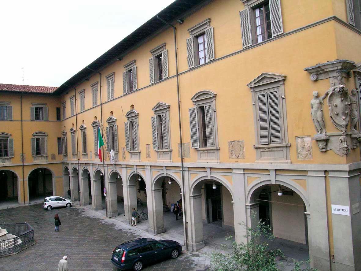 Il palazzo comunale di Prato