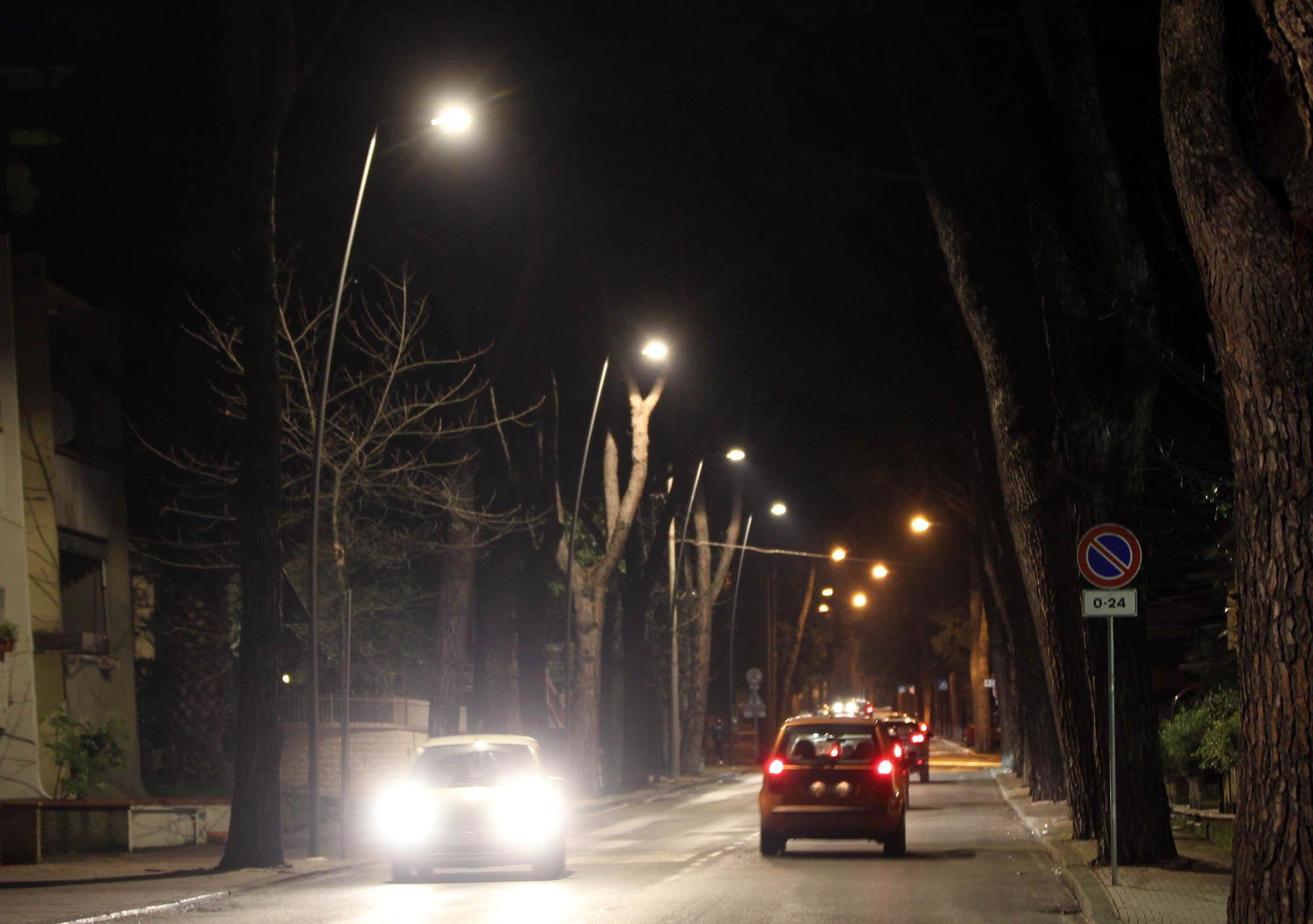 Un tratto del viale Leonardo da Vinci, dove è avvenuta la rapina