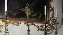 Novellara, rubato un antico candelabro in chiesa