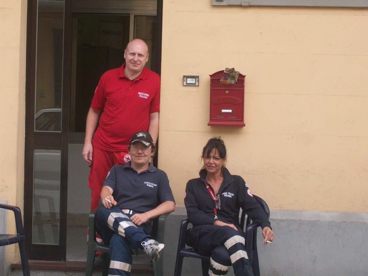 La vittima, Renato Cerri, davanti all'ingresso della Croce rossa di Viareggio