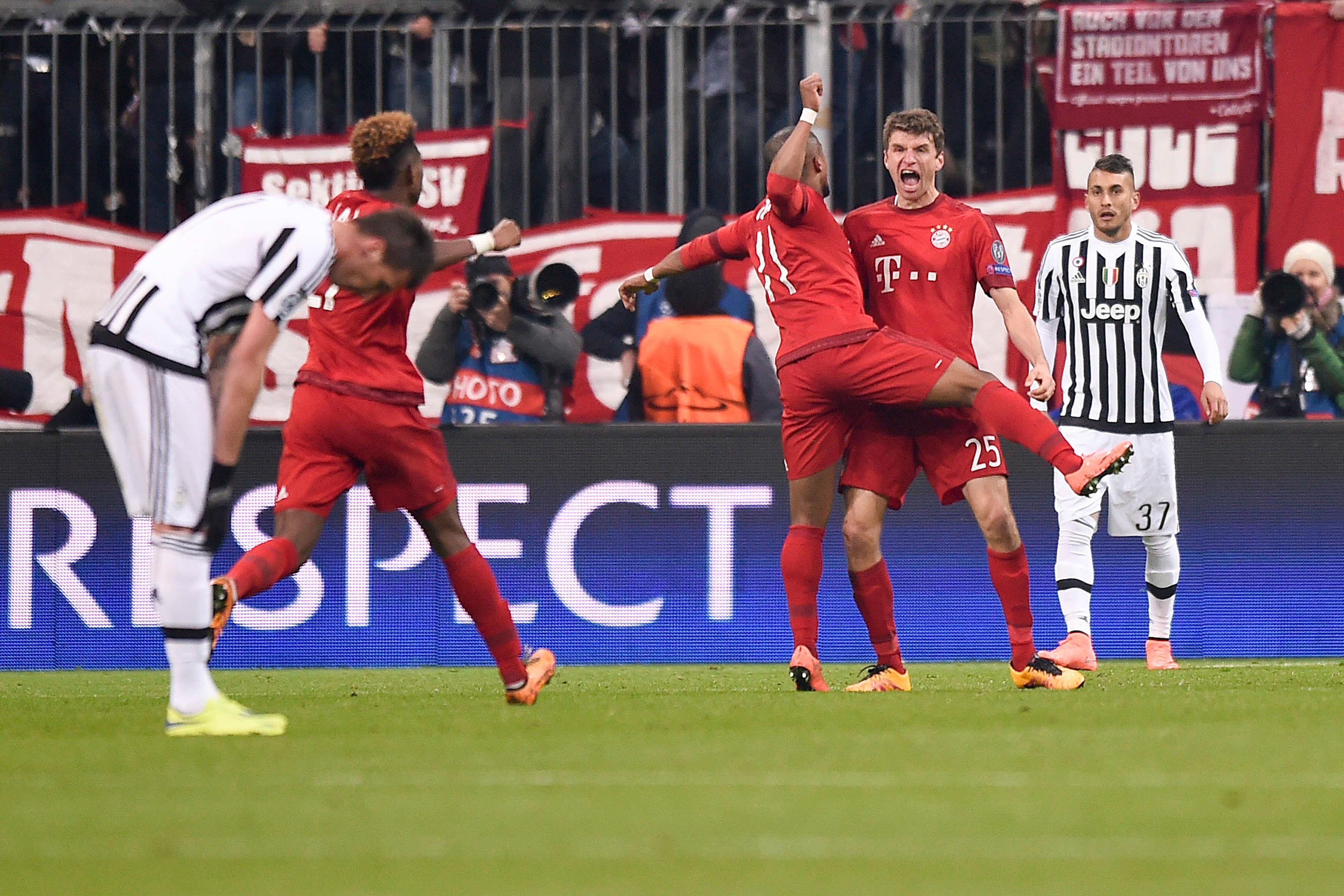 L'amarezza dei giocatori della Juve dopo il 2-2 di Muller: ai supplementari è finita 4-2