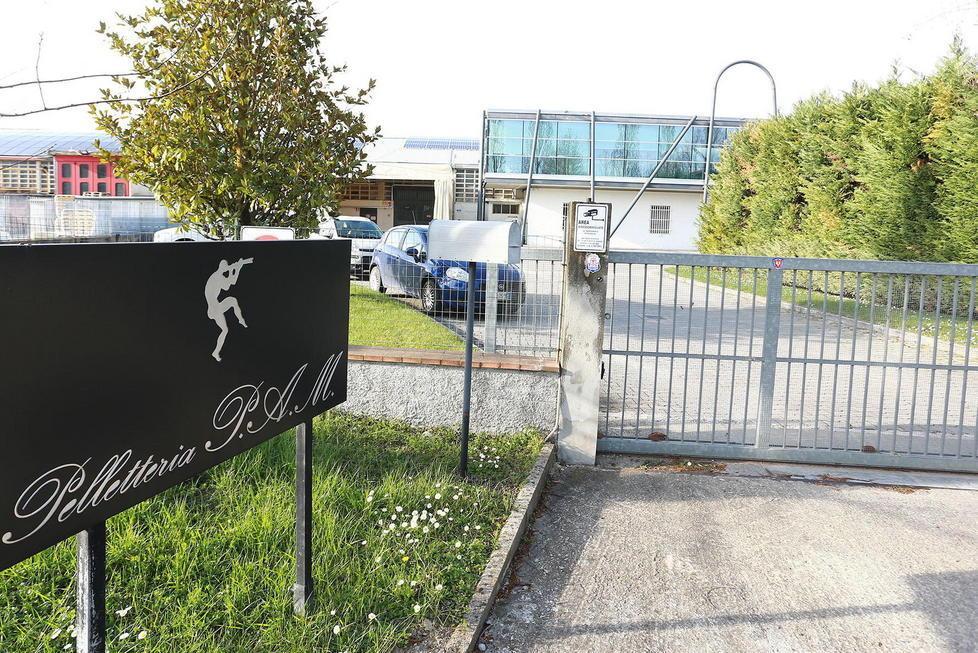 Furto da trentamila euro alla pelletteria Pam 