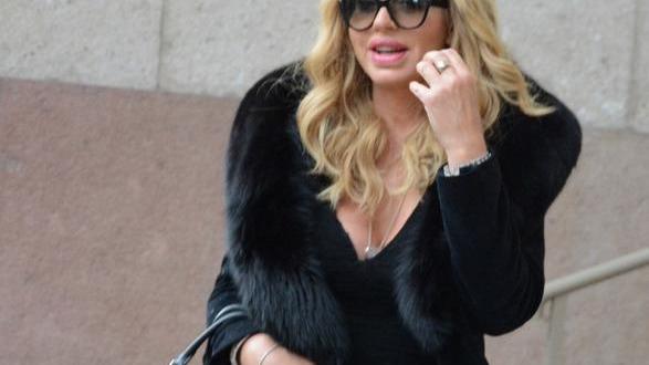 Valeria Marini in tribunale contro l’ex collaboratore