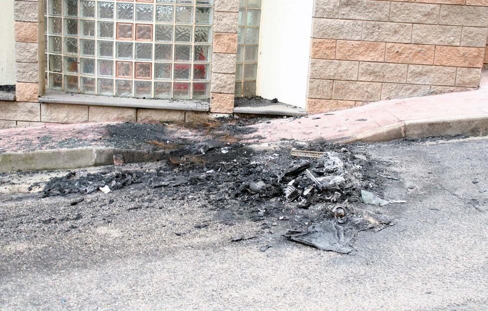 Auto a fuoco per un cortocircuito