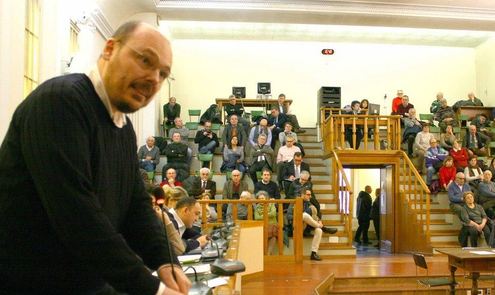 «Sul PalaSpecchi, subito una commissione» 