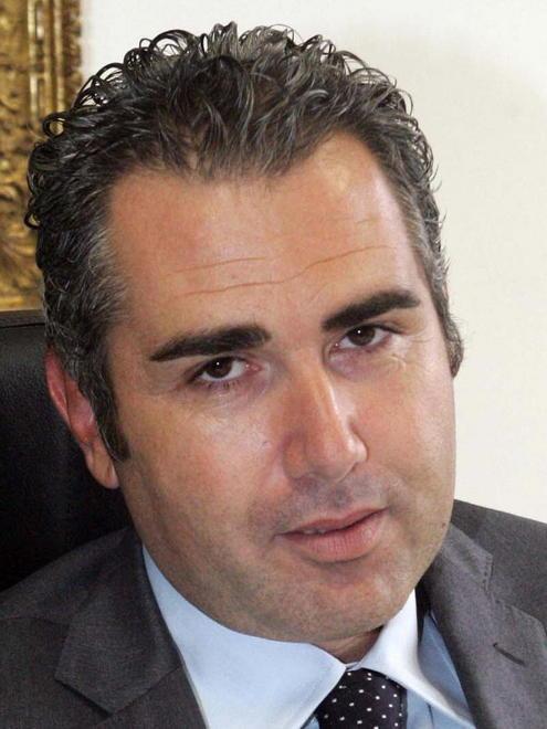Marito sottrae il figlio alla moglie 