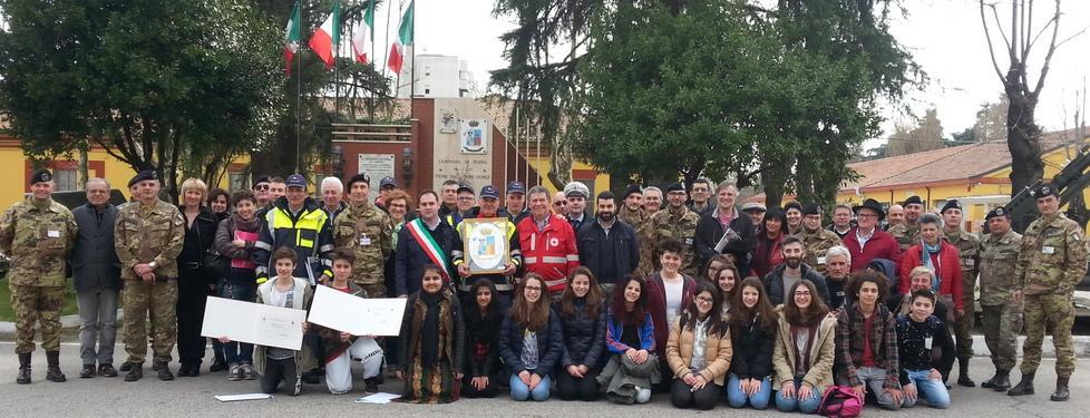 Studenti e sindaco in visita agli “angeli del terremoto” 