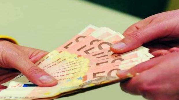 Finto onorevole per una vera truffa