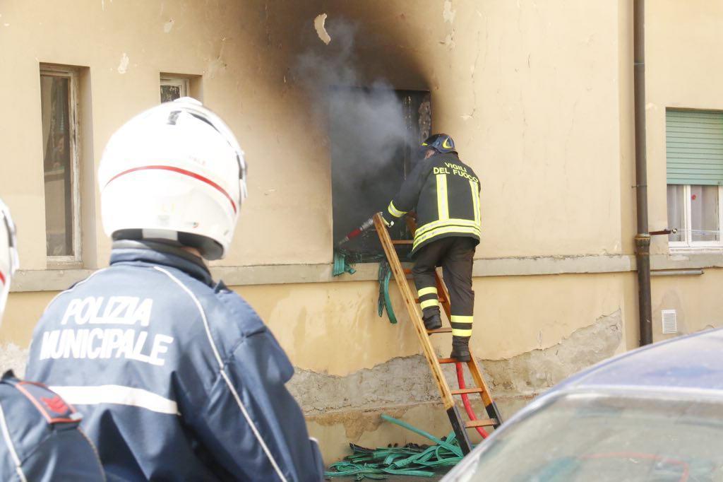 L'appartamento dato alle fiamme (Marzi/Pentafoto)