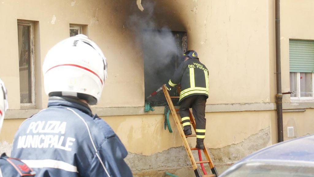 L'appartamento dato alle fiamme (Marzi/Pentafoto)