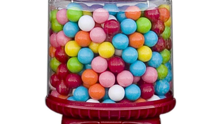 Un distributore di caramelle gommose (archivio)