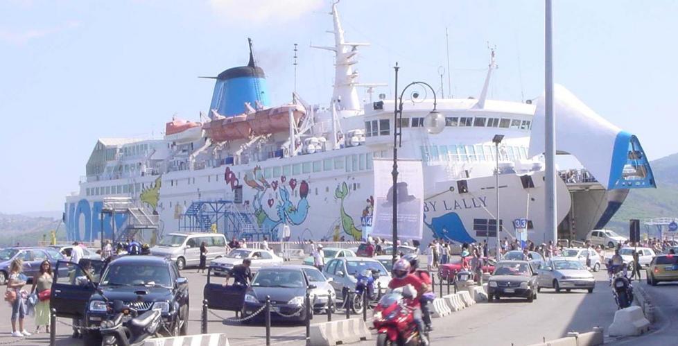 Sì dei sindaci, la “tassa” sale a 3,50 euro 
