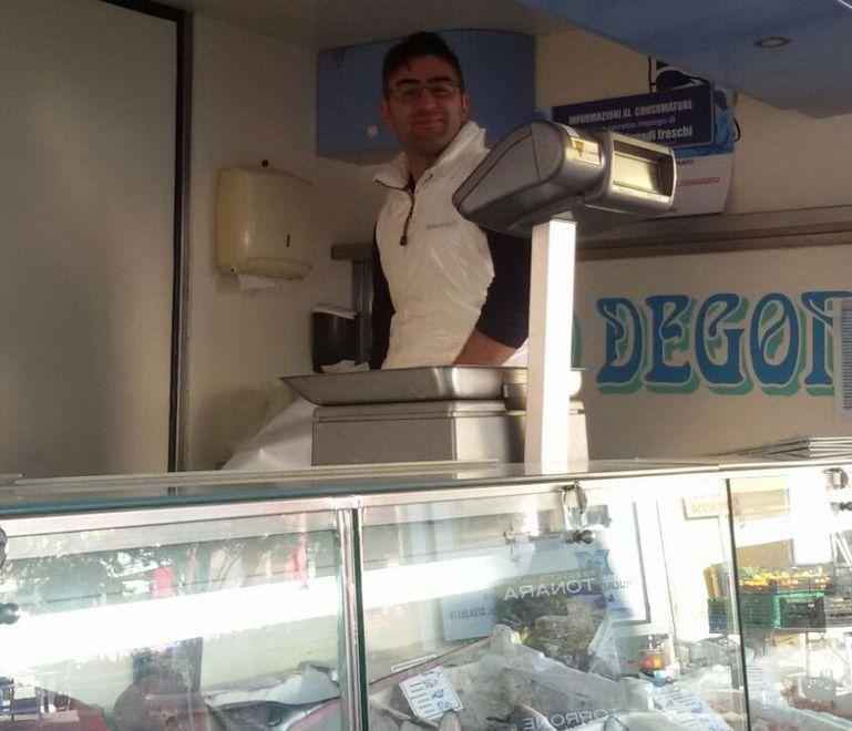 Si fa festa per i primi 40 anni della pescheria Degortes