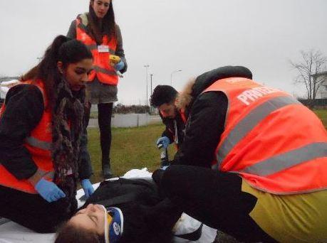 Gli studenti a lezione di Protezione Civile 