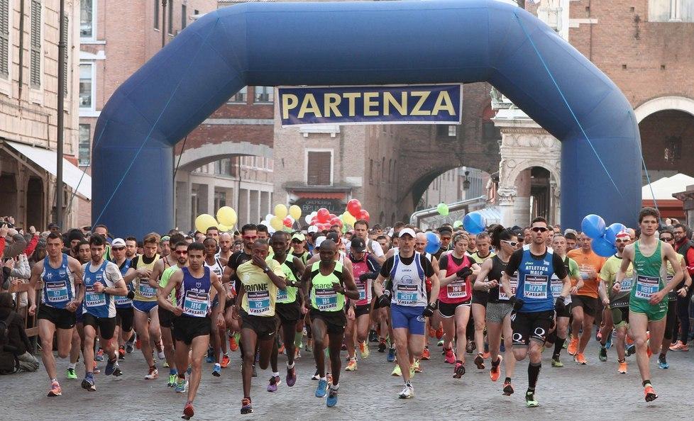 Torna a Ferrara la maratona ed è già record 