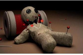 Voodoo in Accademia, denuncia di una prof 