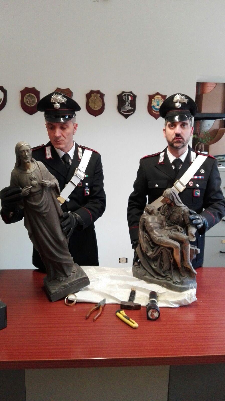 Profanatore di tombe arrestato dai carabinieri