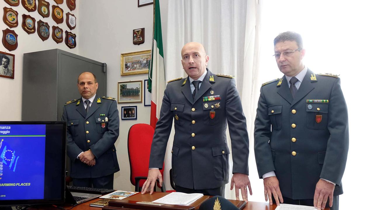 Un'immagine della conferenza stampa convocata dalle Fiamme gialle