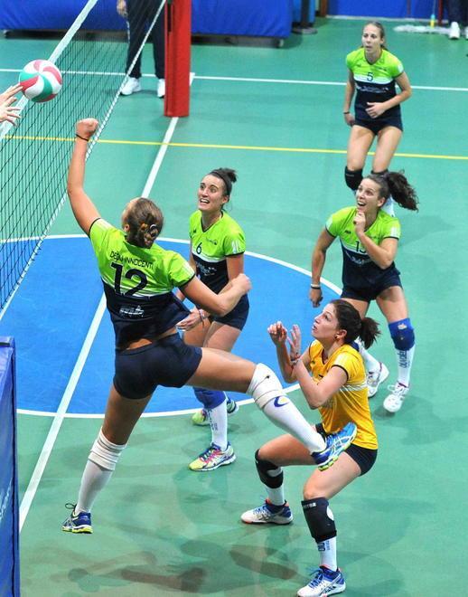 Le ragazze del Blu Volley Quarrata in azione (Foto Gori)