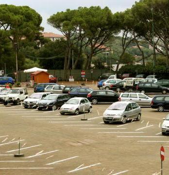 Il campo di calcio dove dovrebbe sorgere il parcheggio interrato