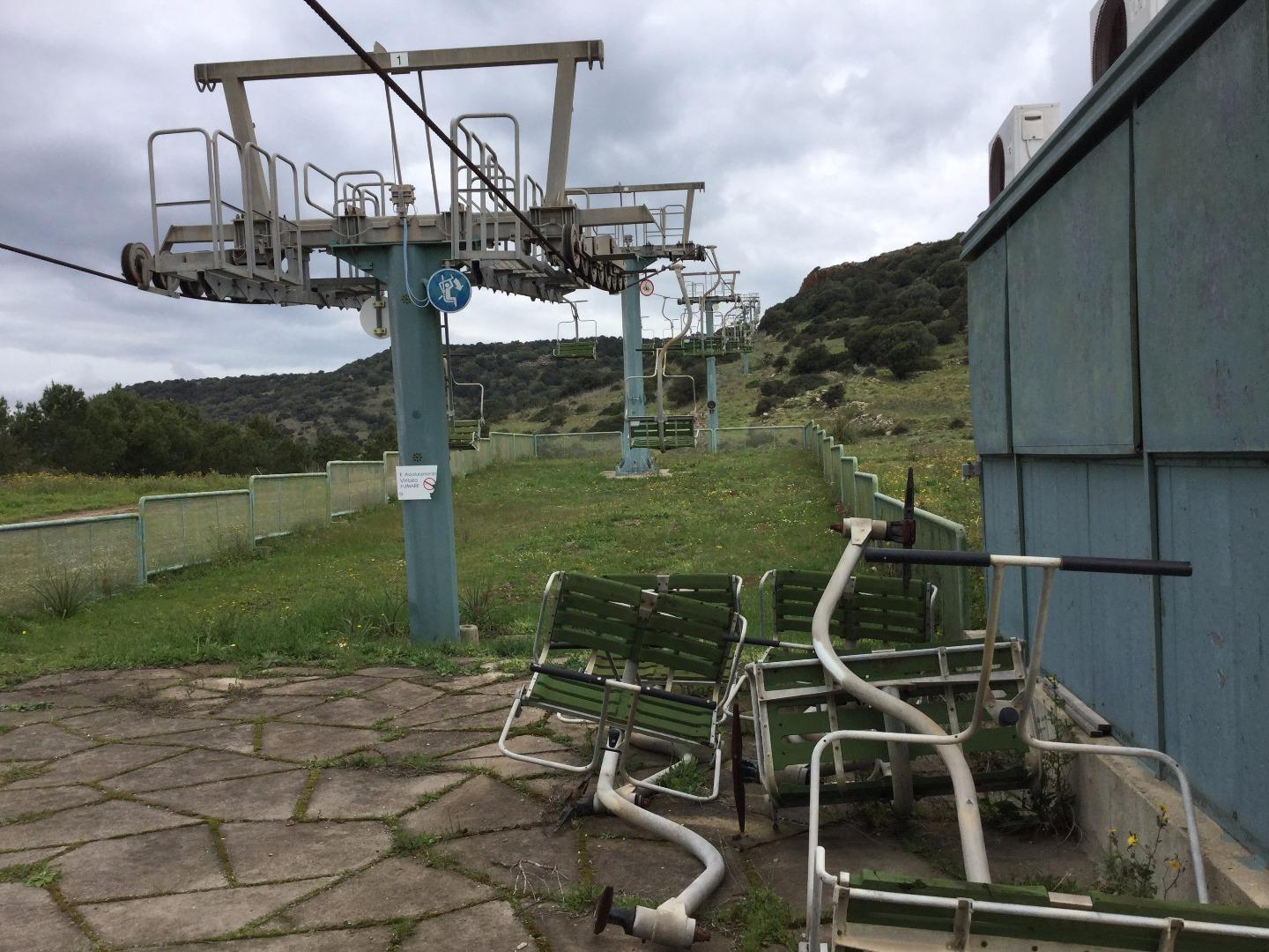 Sprechi, la seggiovia fantasma costata 1,7 miliardi di lire 