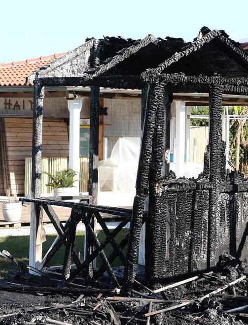 Incendiato il bagno dei pratesi a Massa 