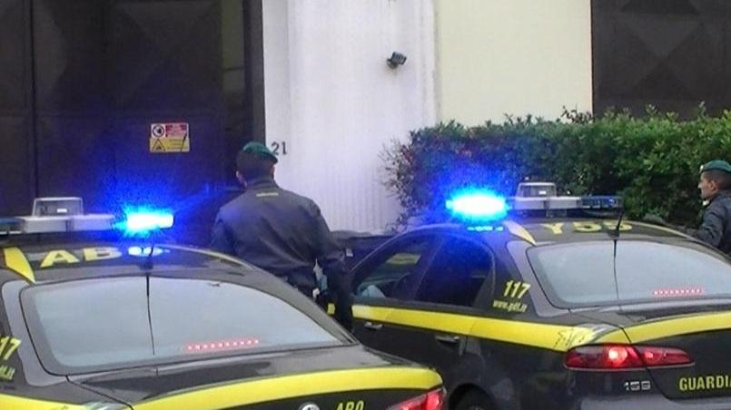 Sessanta evasori totali e seimila euro falsi