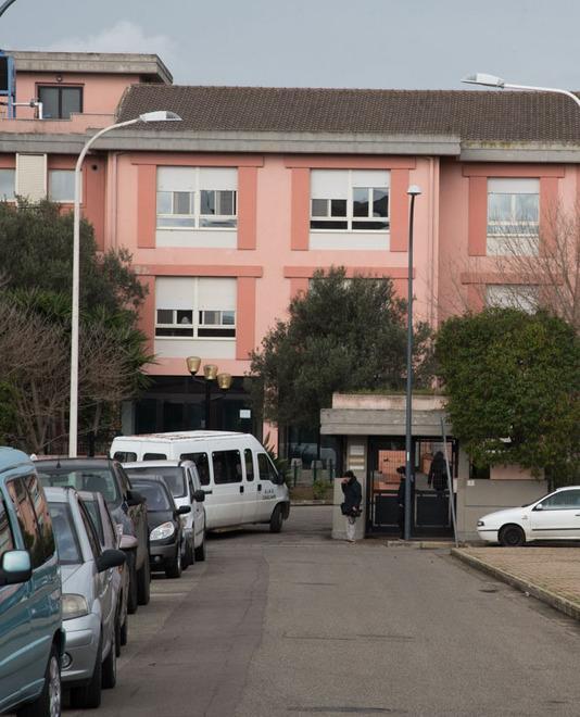 Dipendenti Aias esaperati: «Subito i nostri stipendi» 