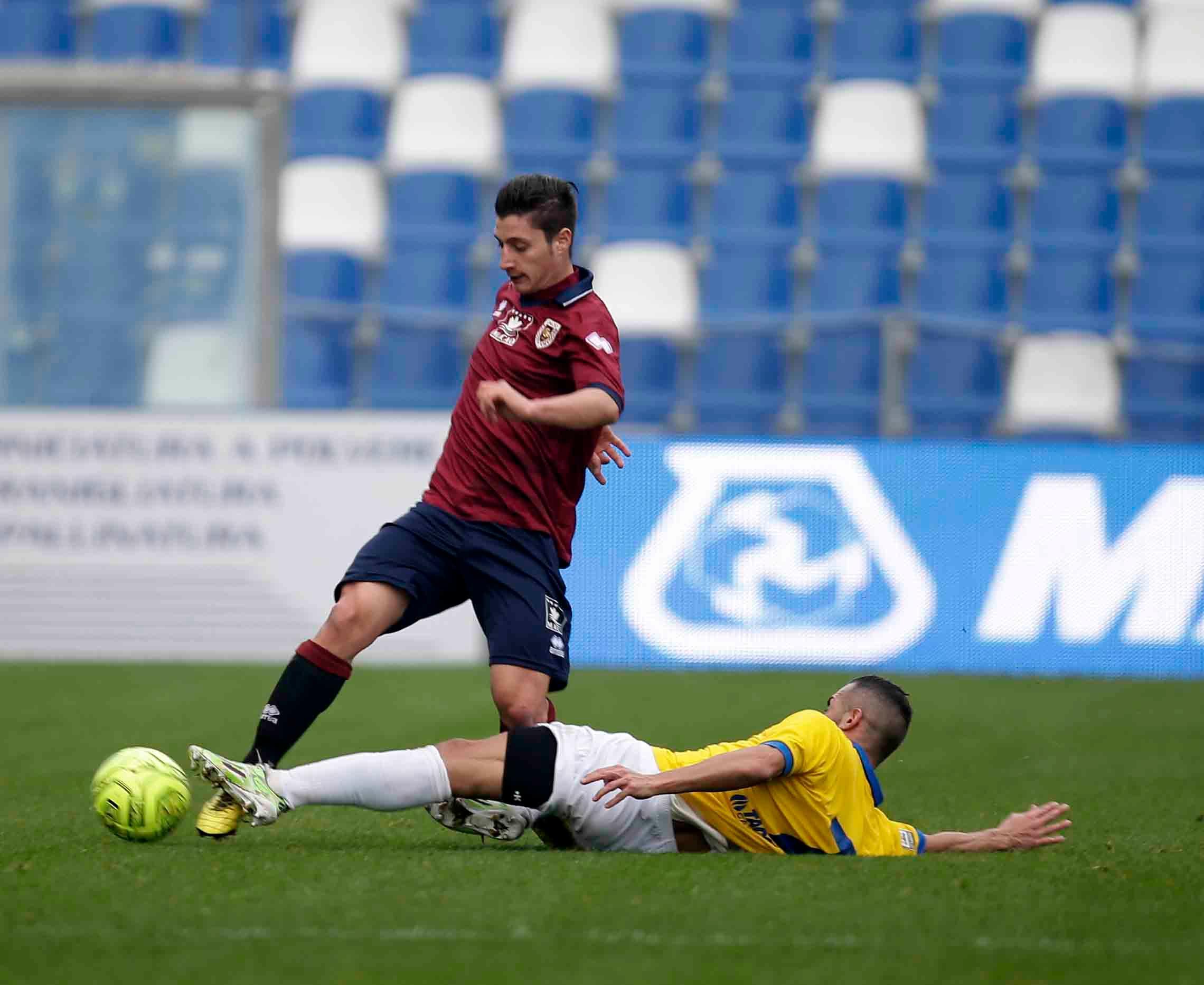 La Reggiana dà segni di vita e vince 2-1 a Cuneo