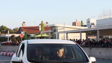 Rally e polemiche: le macchine in corsa nelle aree pedonali