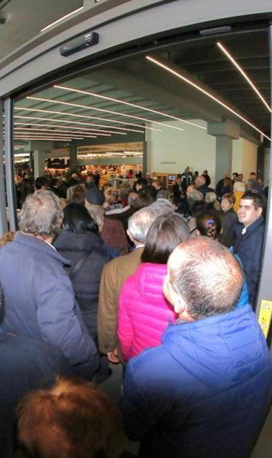 Tutti in fila per la riapertura della Coppona 
