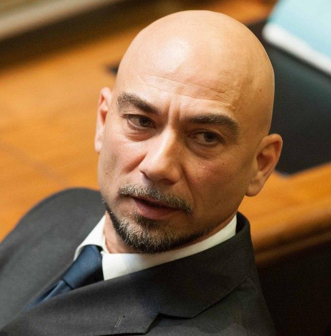 Trivelle, il Pd si spacca anche nell’isola 