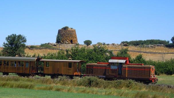 Un progetto per riconvertire le stazioni e i caselli ferroviari 