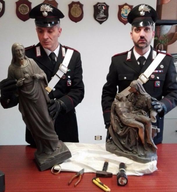 Profanatore di tombe arrestato al cimitero Ha patteggiato 6 mesi 