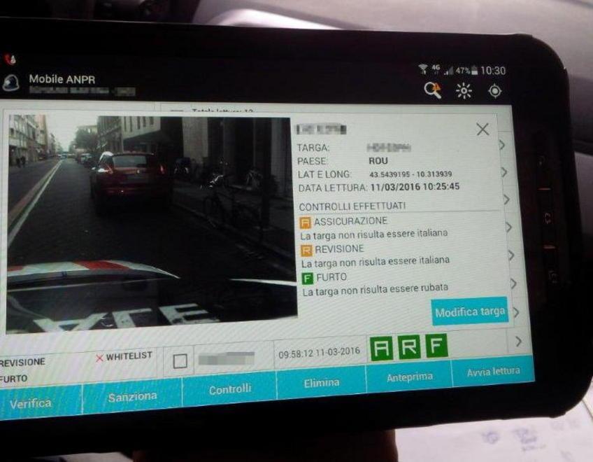 Viaggio con lo Street control: ben sette multe in 22 secondi 