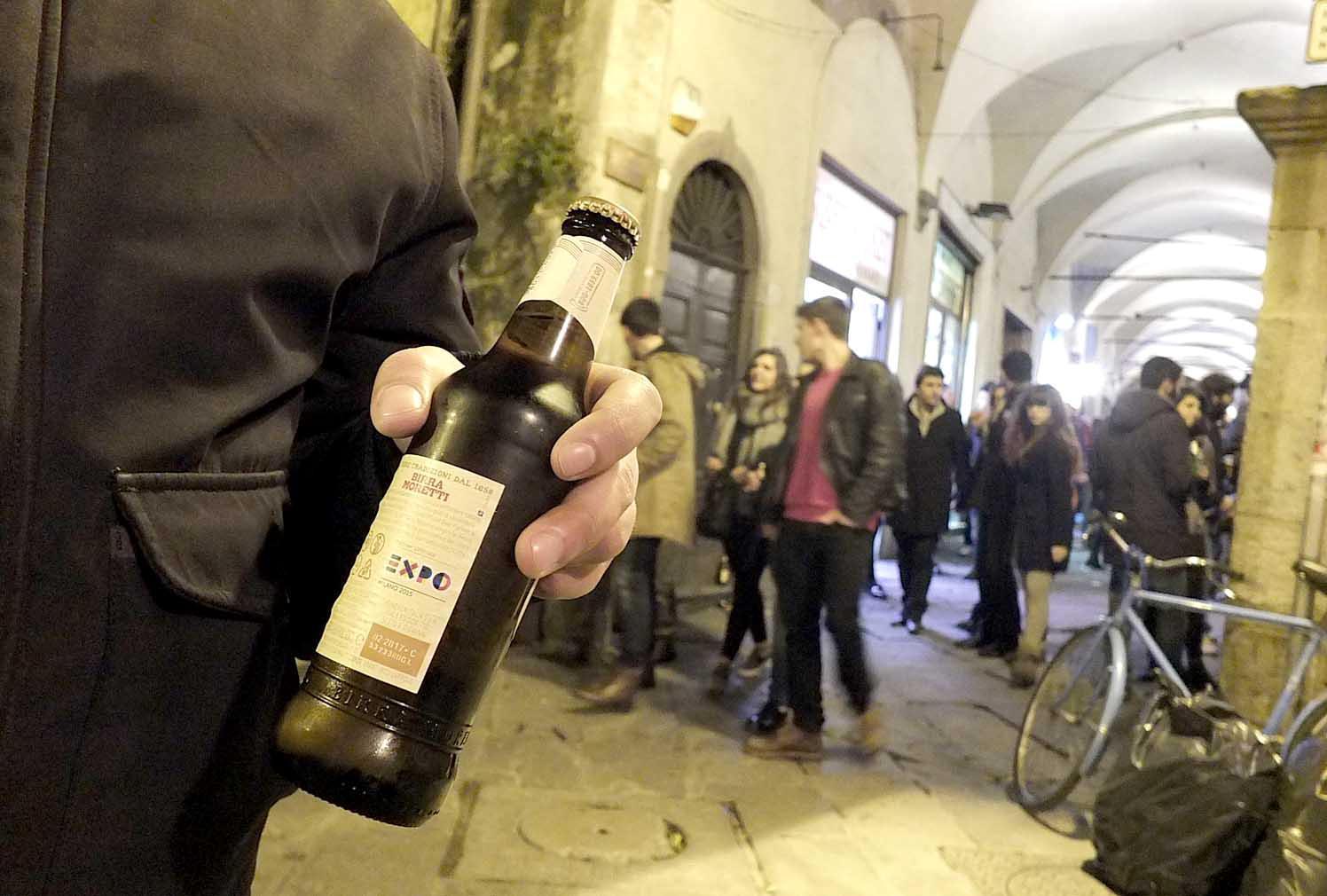 Sequestrate decine di birre durante i controlli sulla movida