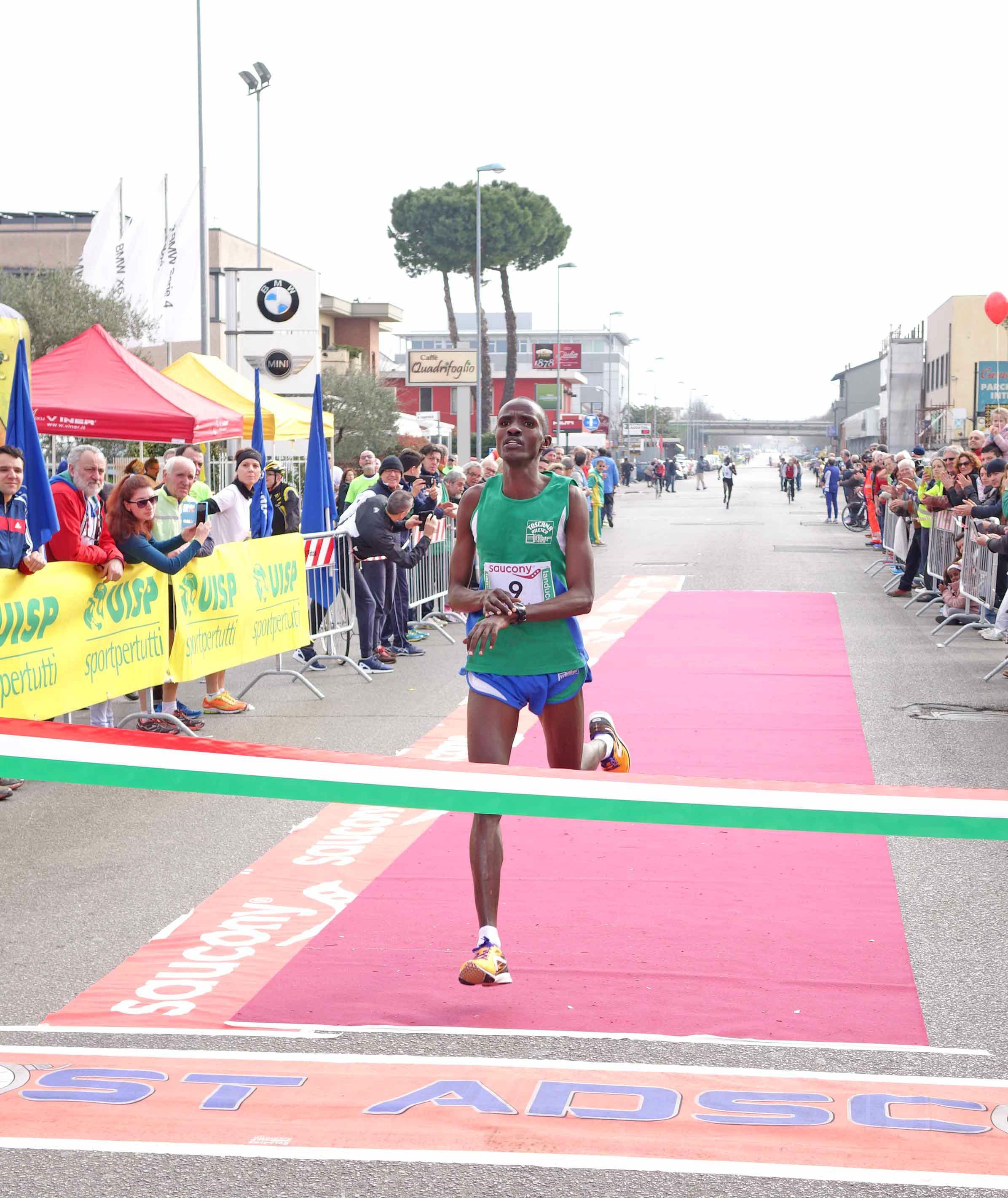 Sylvain Rukundo primo in 1h.05.41 (foto Gori)