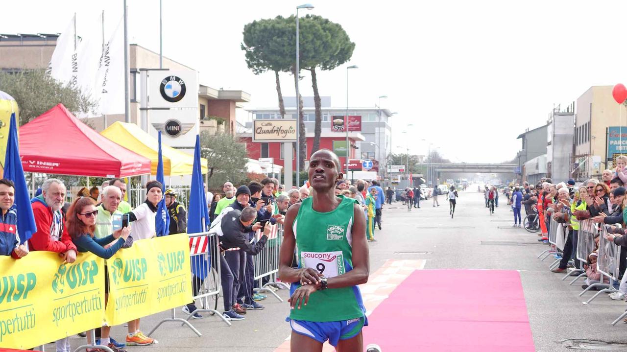 Sylvain Rukundo primo in 1h.05.41 (foto Gori)