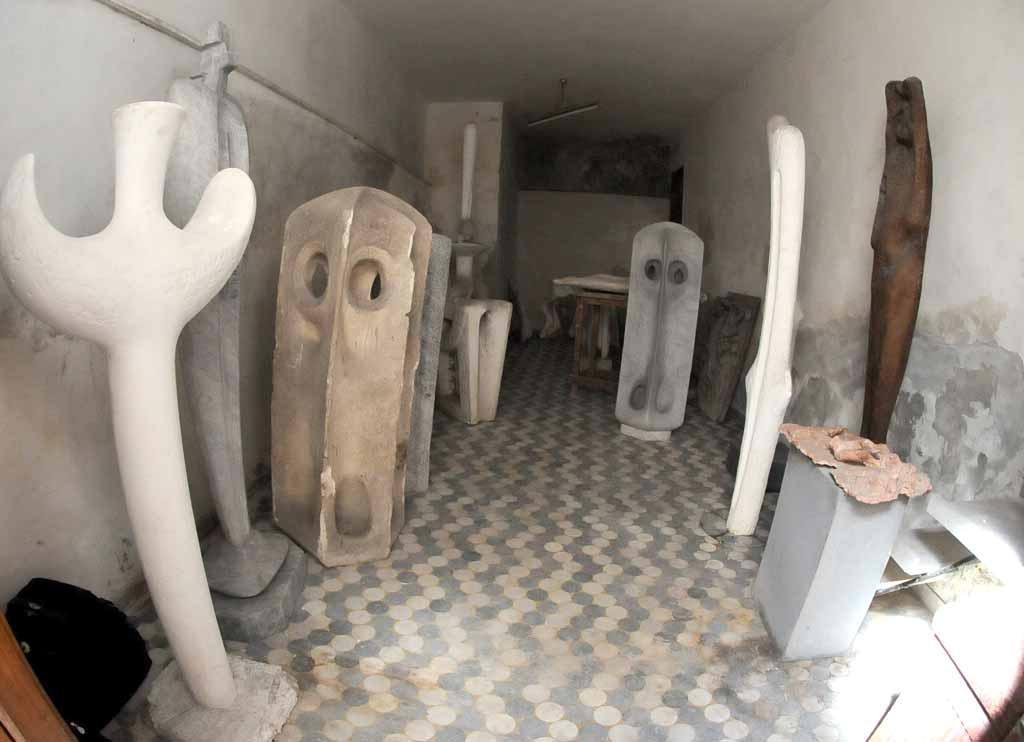 Le opere di Tognini nel laboratorio