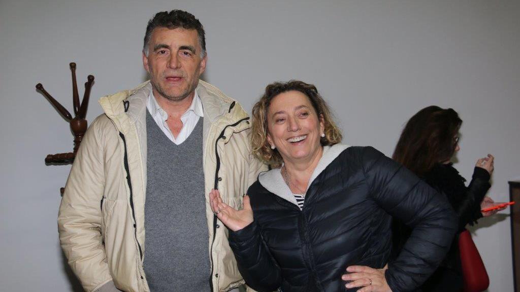 Monica Paffetti, con il marito Fabio Galloni, sorride dopo la vittoria alle primarie (foto Russo)