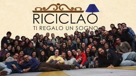Il mercatino del riciclo per aiutare i poveri