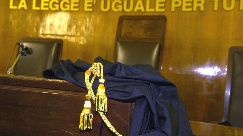 Case per la polizia i testi accusano la Step