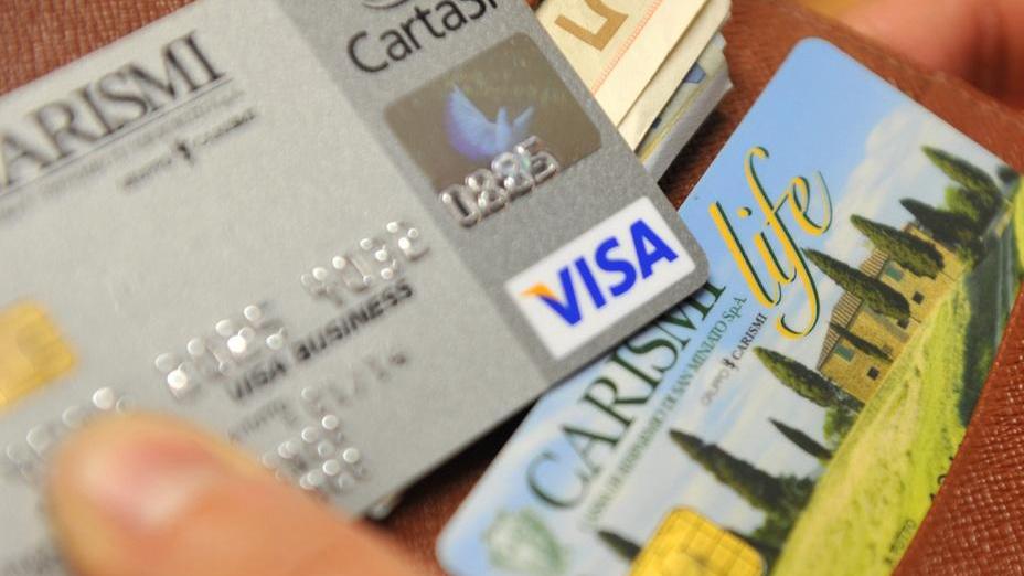 Boom di bancomat clonati L’allarme delle banche