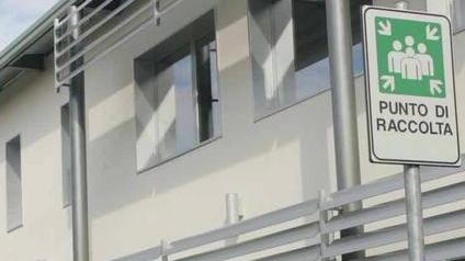 Lite a scuola fra due papà Arrivano anche i carabinieri
