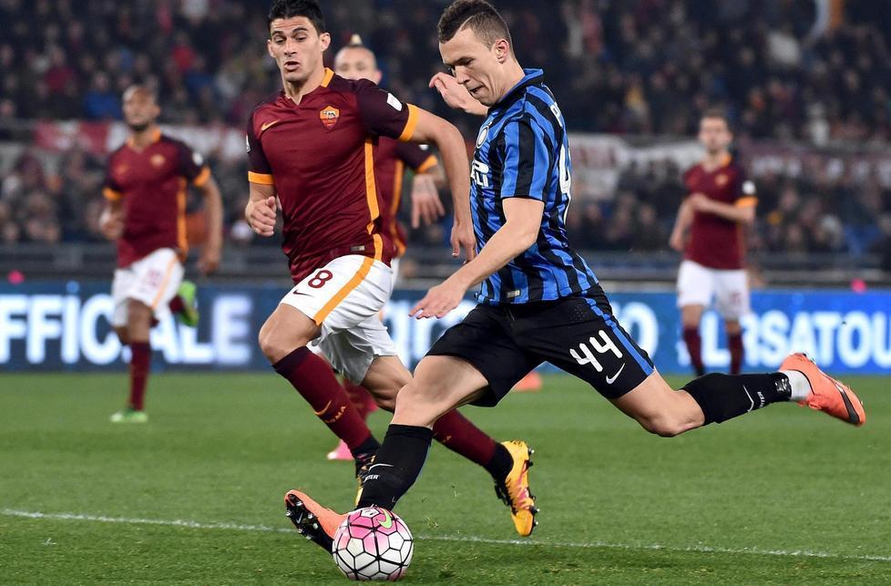 L’Inter spaventa la Roma ma Nainggolan trova il pari 